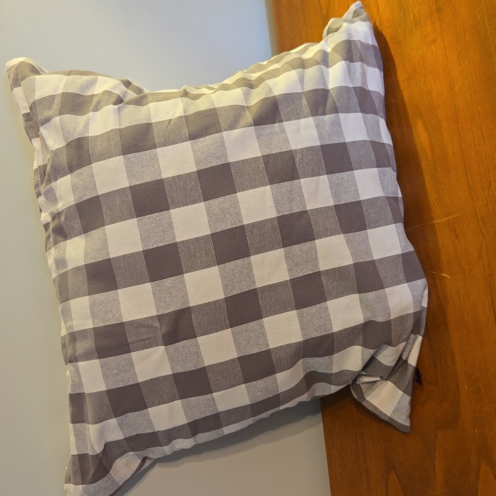 IKEA SMÅNATE Cushion Cover in Gray and Cream